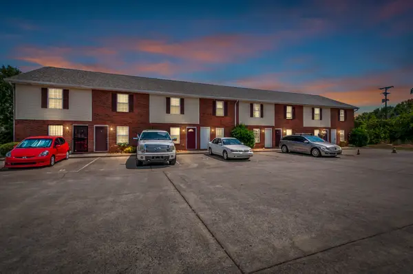 284 Raleigh Dr #B, Clarksville, TN 37043