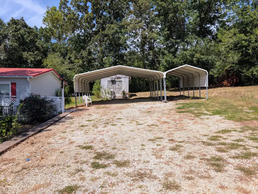 126 Bonnie Ln, Buchanan, TN 38222 - Image #2