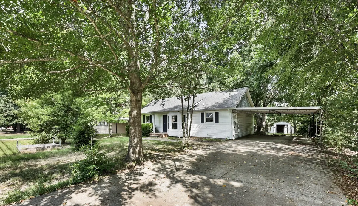 215 Bob White Dr, Clarksville, TN 37042 - #1