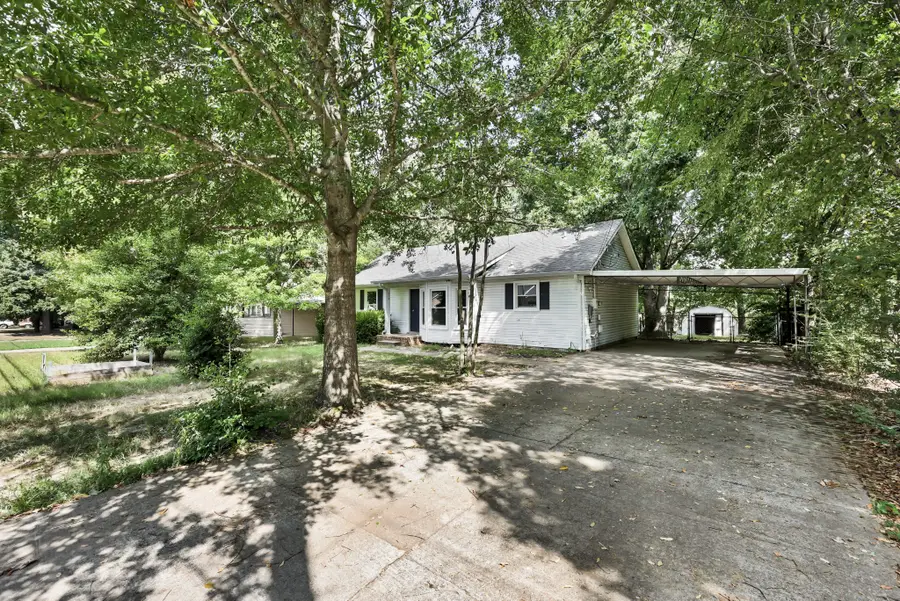 215 Bob White Dr, Clarksville, TN 37042 - #3
