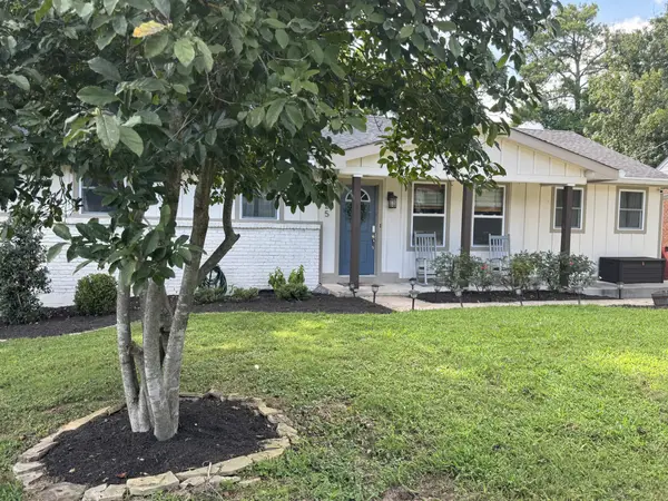 3125 Lake Park Dr, Nashville, TN 37211