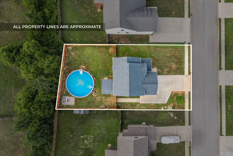 981 Harding Dr, Clarksville, TN 37042 - Image #2