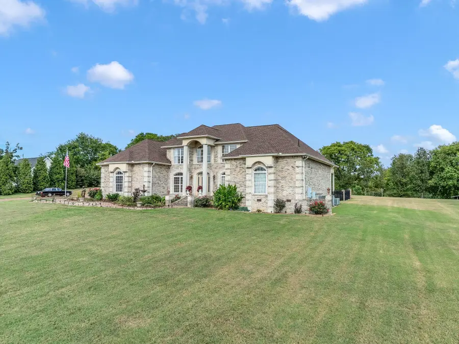 1011 Robertson Rd, Gallatin, TN 37066 - #2