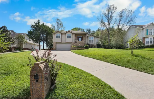 886 Glenraven Dr, Clarksville, TN 37043