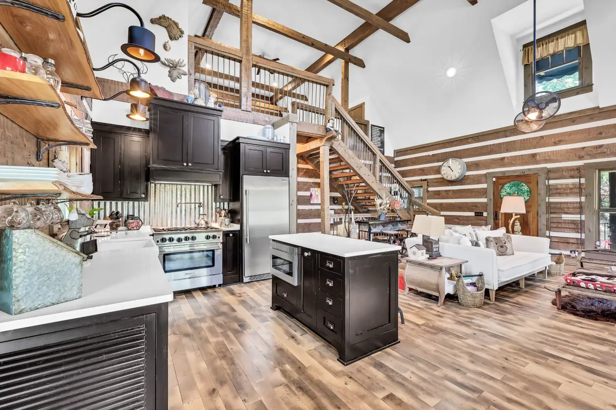 102 Highwater Rd, Waverly, TN 37185 - Image #1