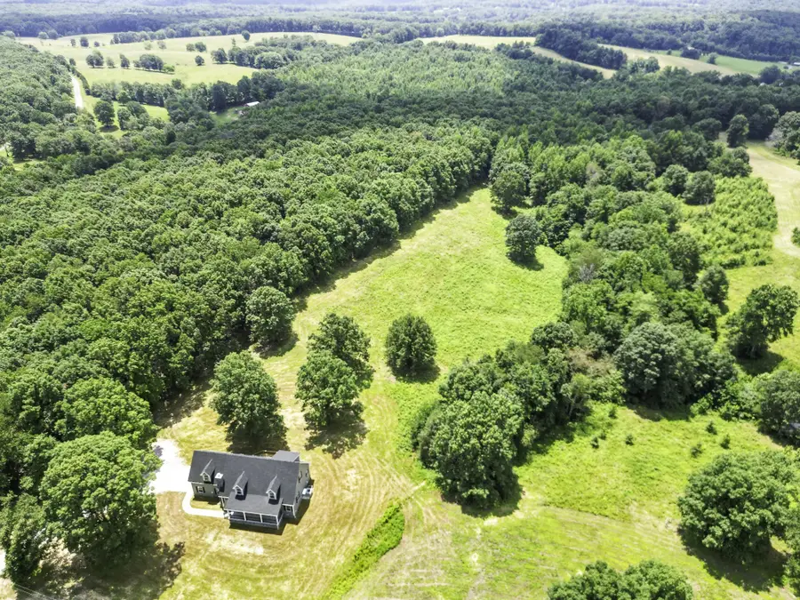 718 Darrell Rye Road, Erin, TN 37061 - Image #3