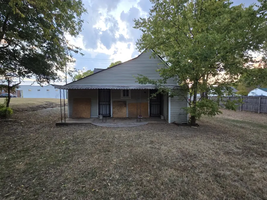 207 Cedar St, Lebanon, TN 37087 - #3