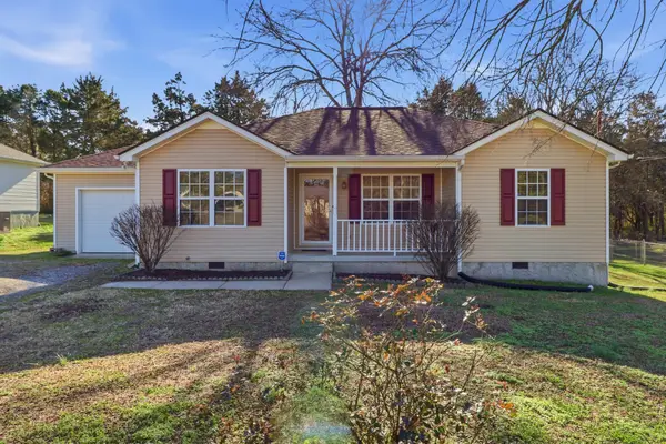 365 Royal Garden Dr, Murfreesboro, TN 37130