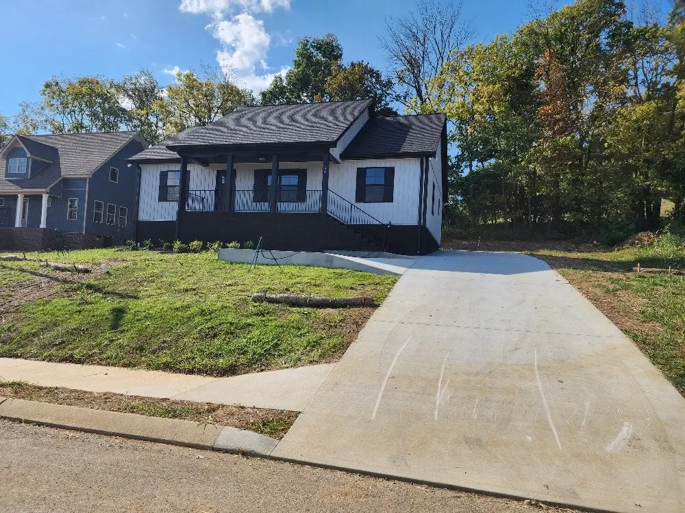 195 Scenic Ln, Hartsville, TN 37074 - Image #1