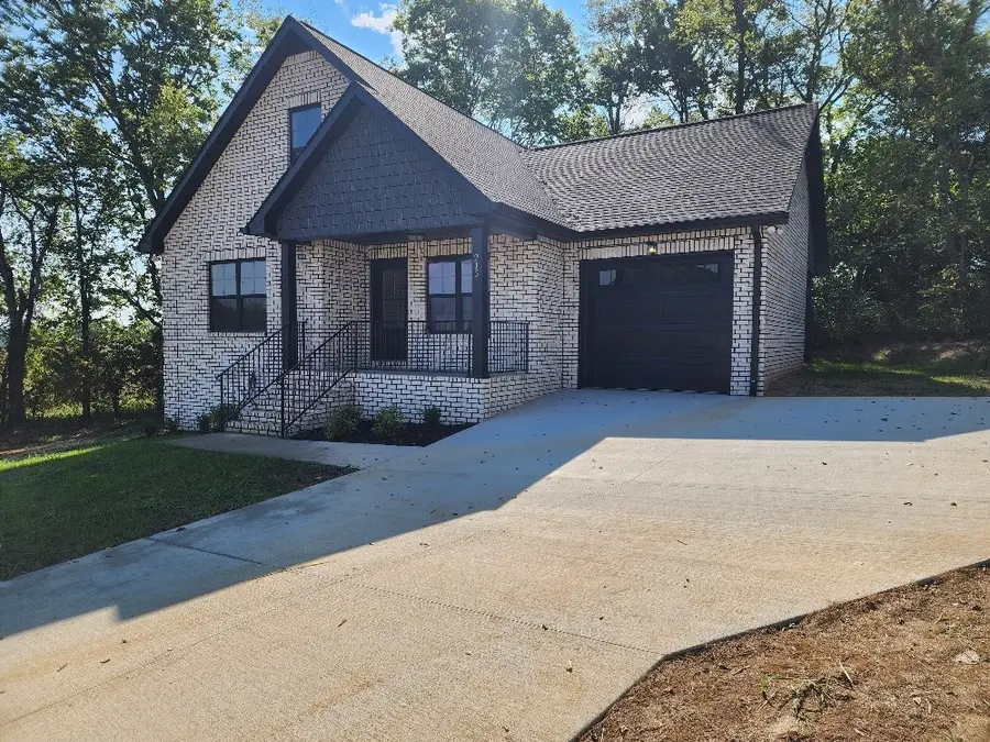 215 Scenic Ln, Hartsville, TN 37074 - Image #2