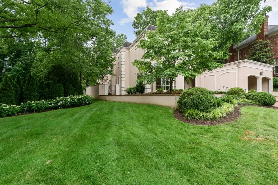 92 Valley Frg, Nashville, TN 37205 - Image #2