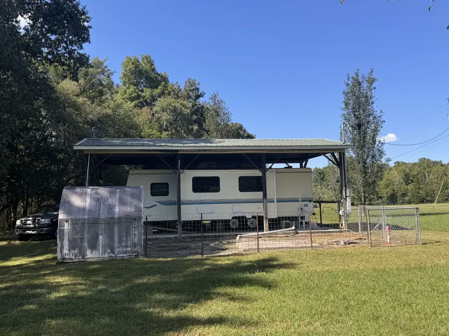 332 Deer Point Rd, Unionville, TN 37180 - Image #2