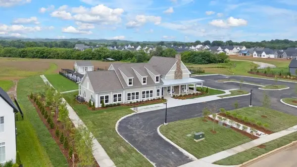 8021 Whitcroft Dr, College Grove, TN 37046