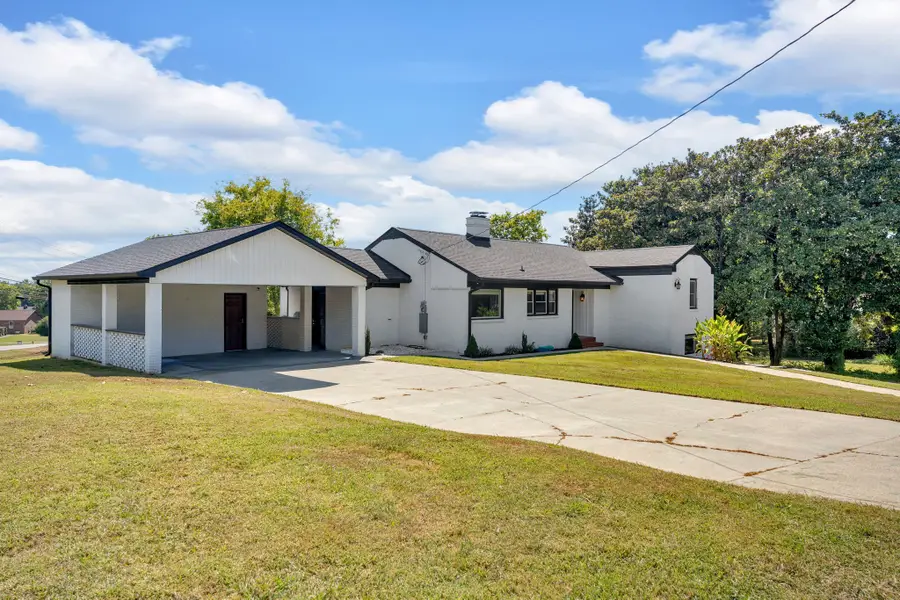 318 Meadow Dr, Shelbyville, TN 37160 - Image #2