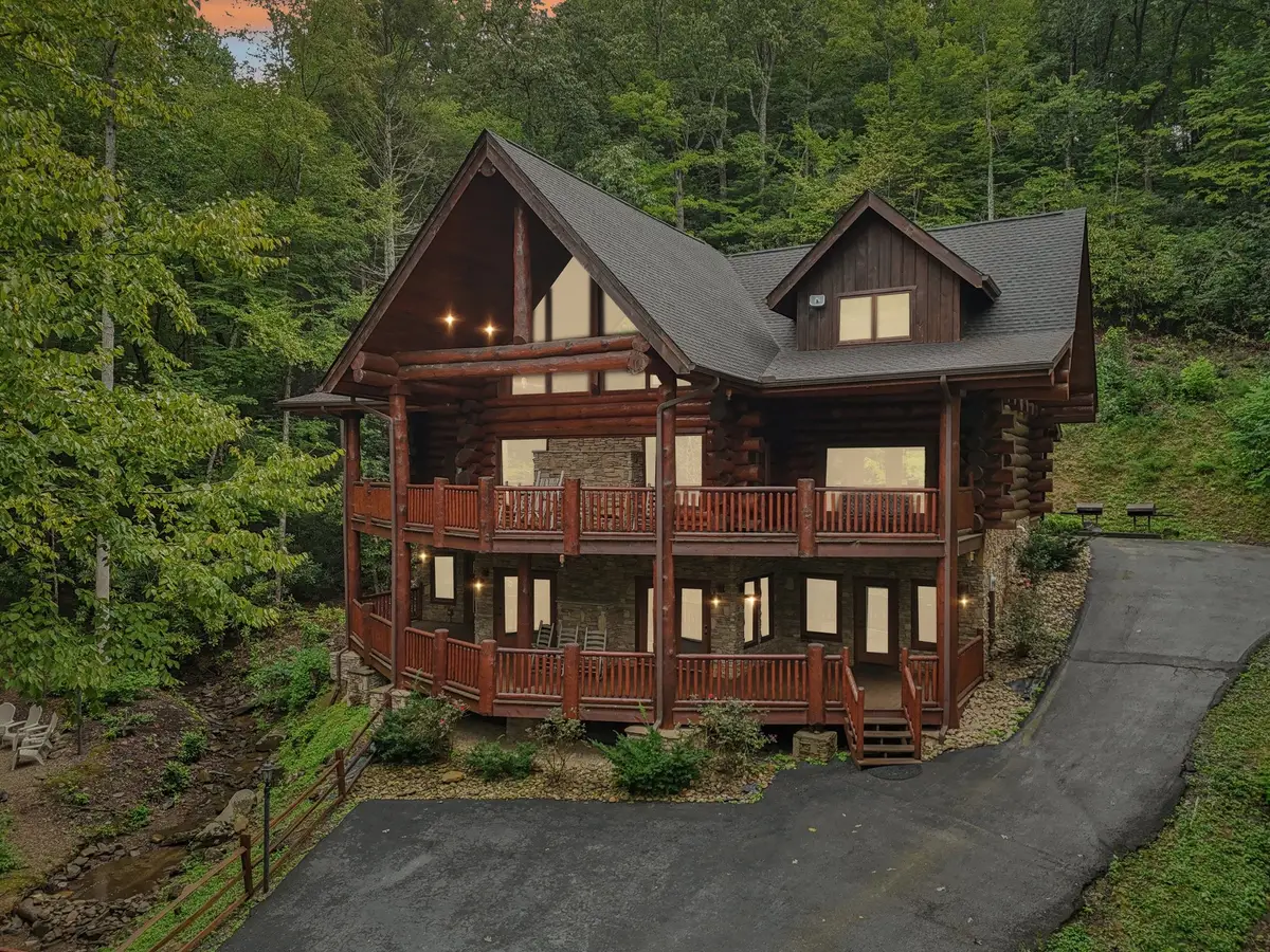 641 Pinnacle Vista Rd, Gatlinburg, TN 37738 - Image #1