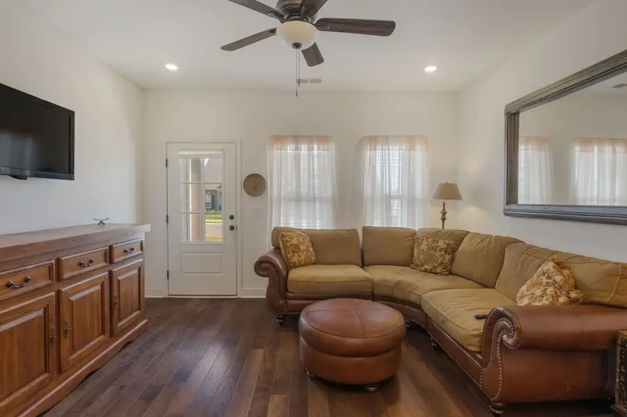 1570 Cedarbrooke Ln, Lebanon, TN 37090 - Image #3