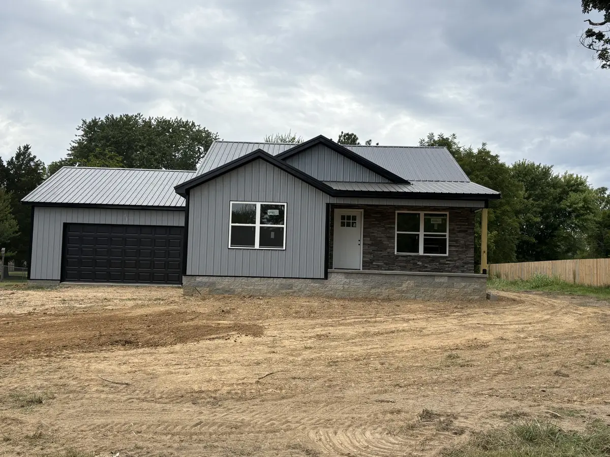 312 Kimmins St, Hohenwald, TN 38462 - Image #1