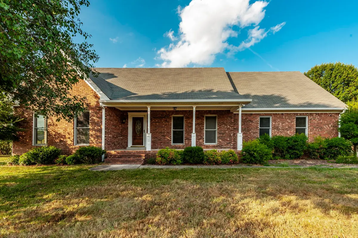 724 Deshea Creek Rd, Gallatin, TN 37066 - #1