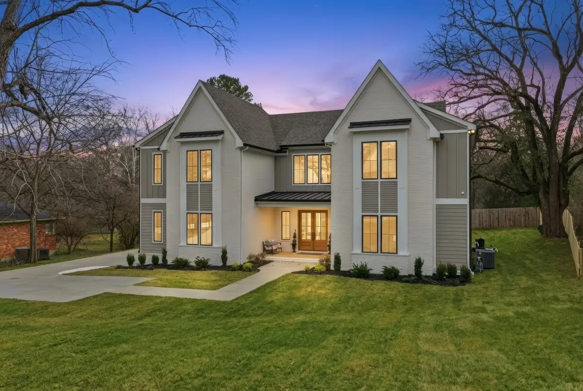 1107 Lipscomb Dr, Nashville, TN 37204 - Image #1