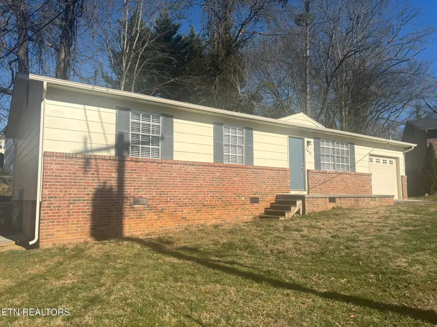 5620 Karen Drive, Knoxville, TN 37918 - Image #2