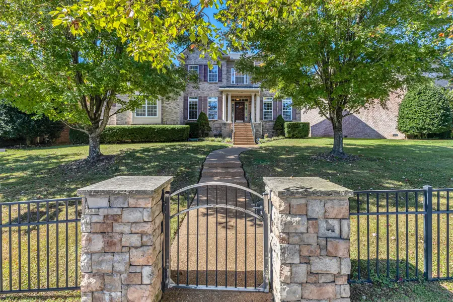 3085 Oxford Glen Dr, Franklin, TN 37067 - Image #2