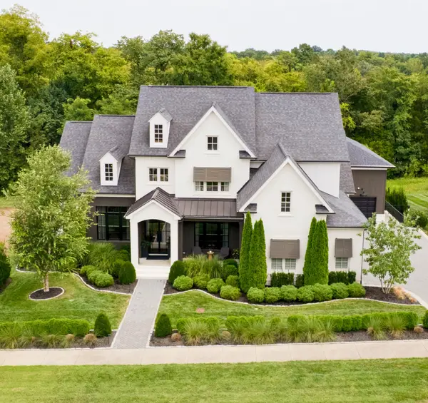 7053 Lanceleaf Dr, College Grove, TN 37046