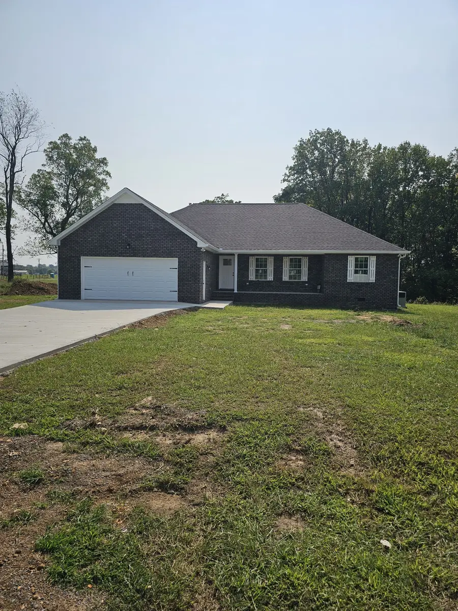 73 Marys Ln, Lafayette, TN 37083 - Image #2