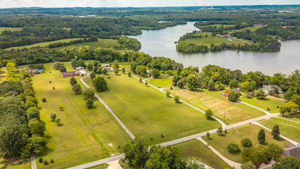 117 E Robertson Rd, Castalian Springs, TN 37031