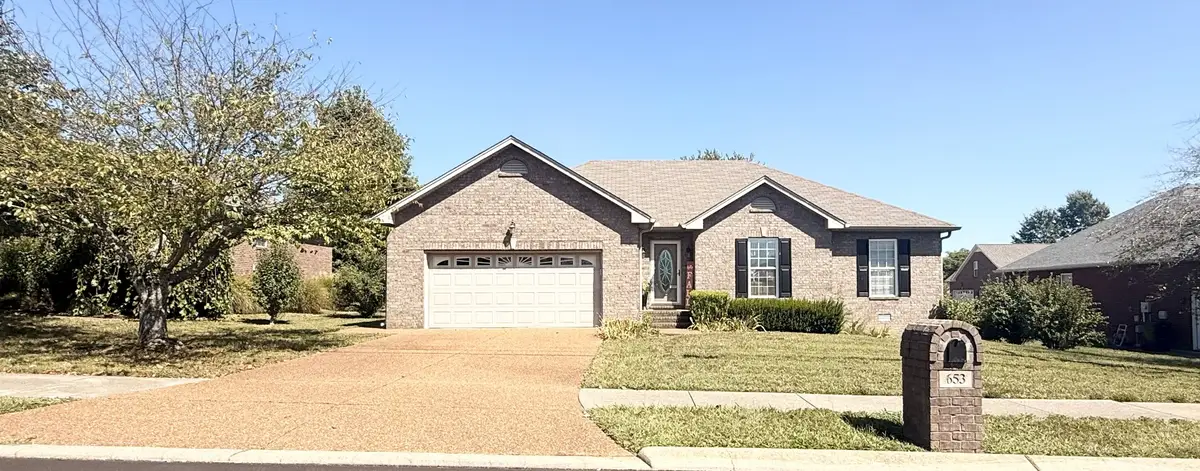653 Weathervane Dr, Gallatin, TN 37066 - #1