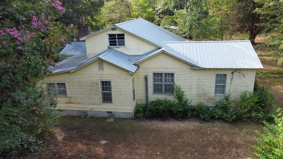 702 E White Oak St, Decaturville, TN 38329 - Image #3