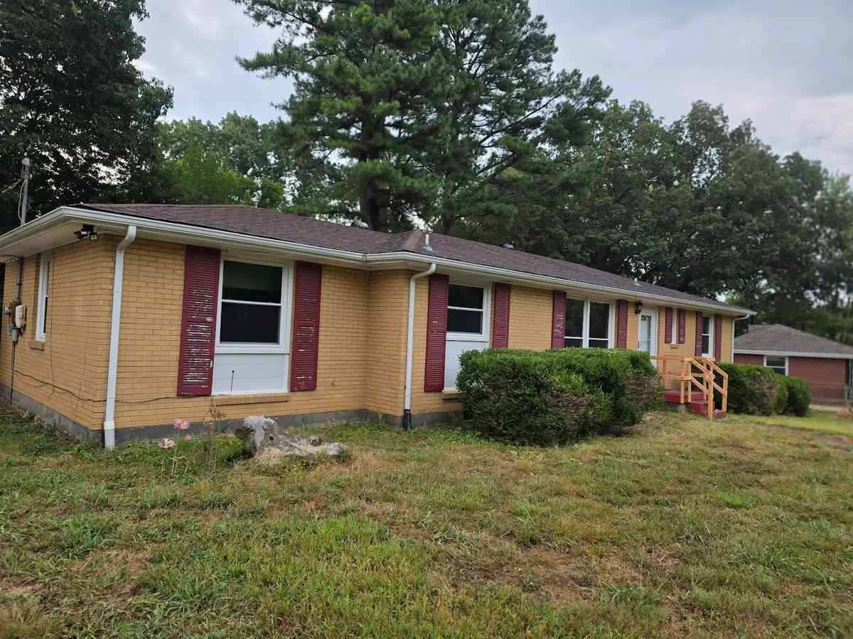 7 Hillsboro Rd, Clarksville, TN 37042 - #1