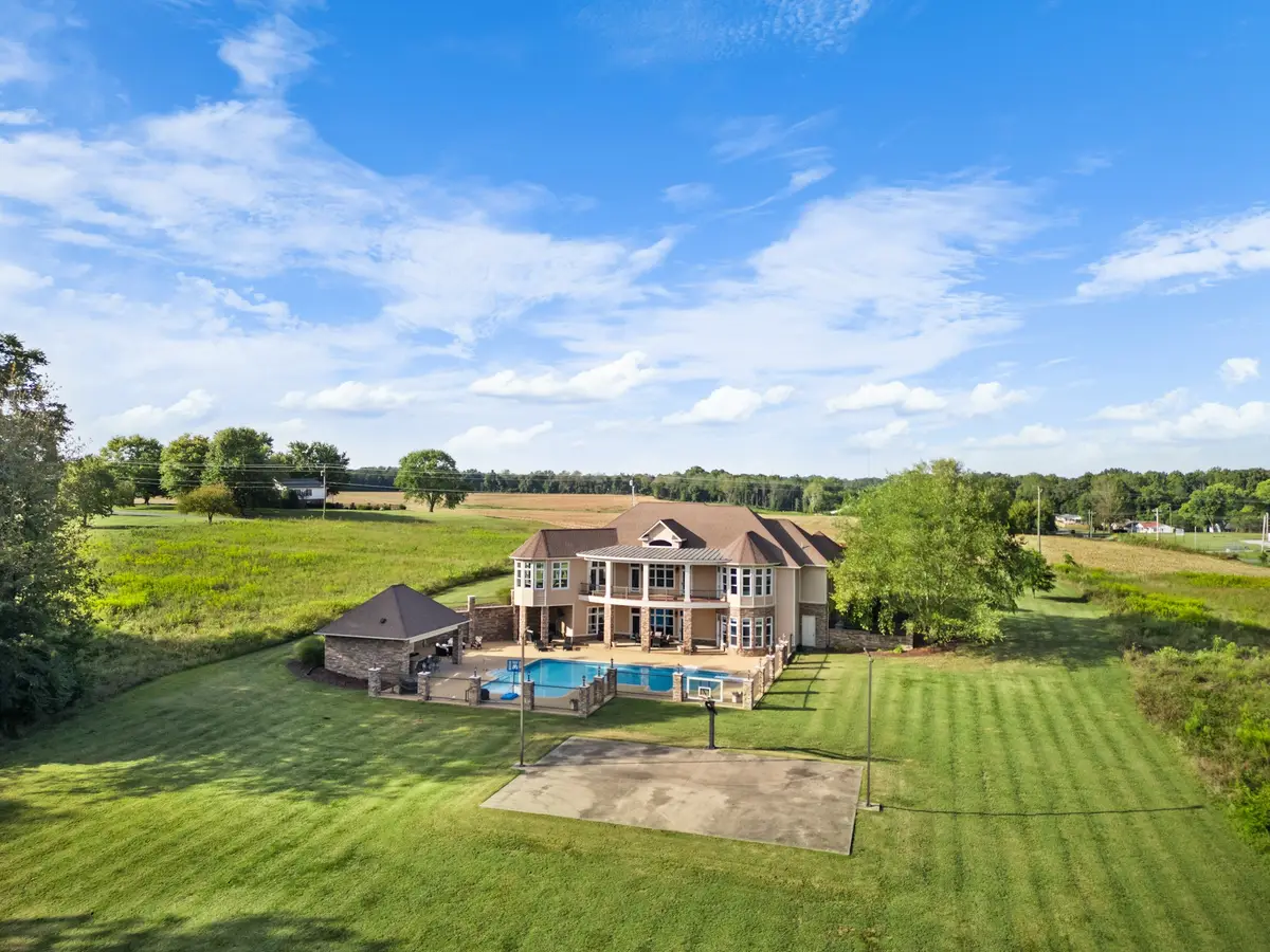 97 Crawfish Ln, Lawrenceburg, TN 38464 - Image #1