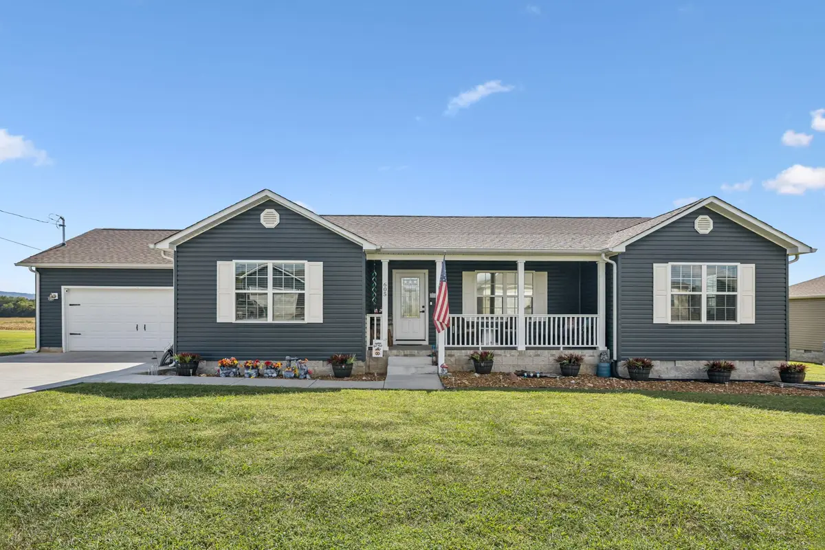 605 Strawberry Dr, Winchester, TN 37398 - Image #1