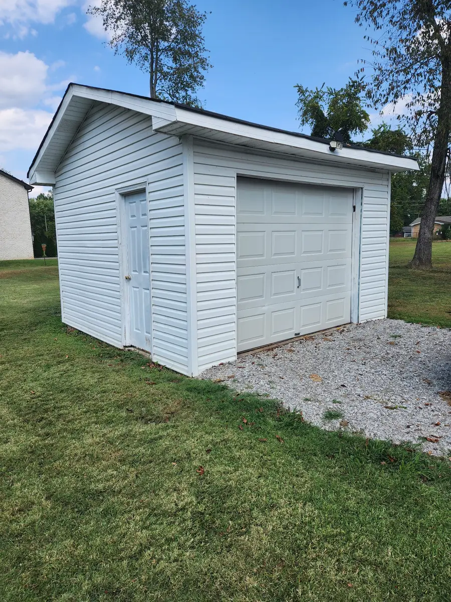 300 S Russell St, Portland, TN 37148 - Image #2