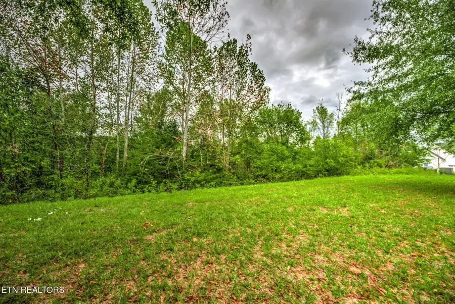 154 Pineberry East Rd, Oak Ridge, TN 37830 - Image #2