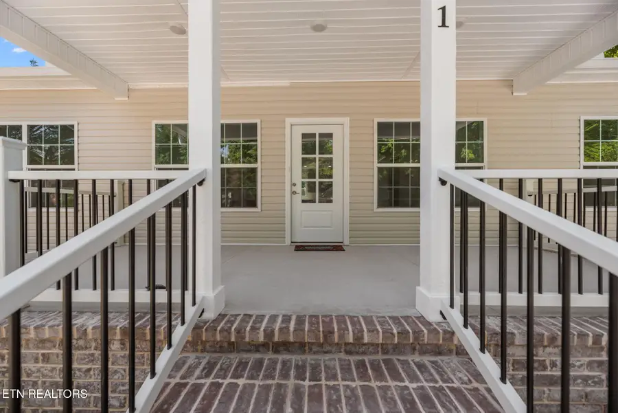 711 Byrd St, Clinton, TN 37716 - #3