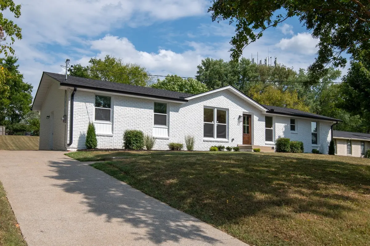 146 Lakeside Park Dr, Hendersonville, TN 37075 - #1