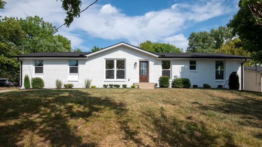 146 Lakeside Park Dr, Hendersonville, TN 37075 - #2