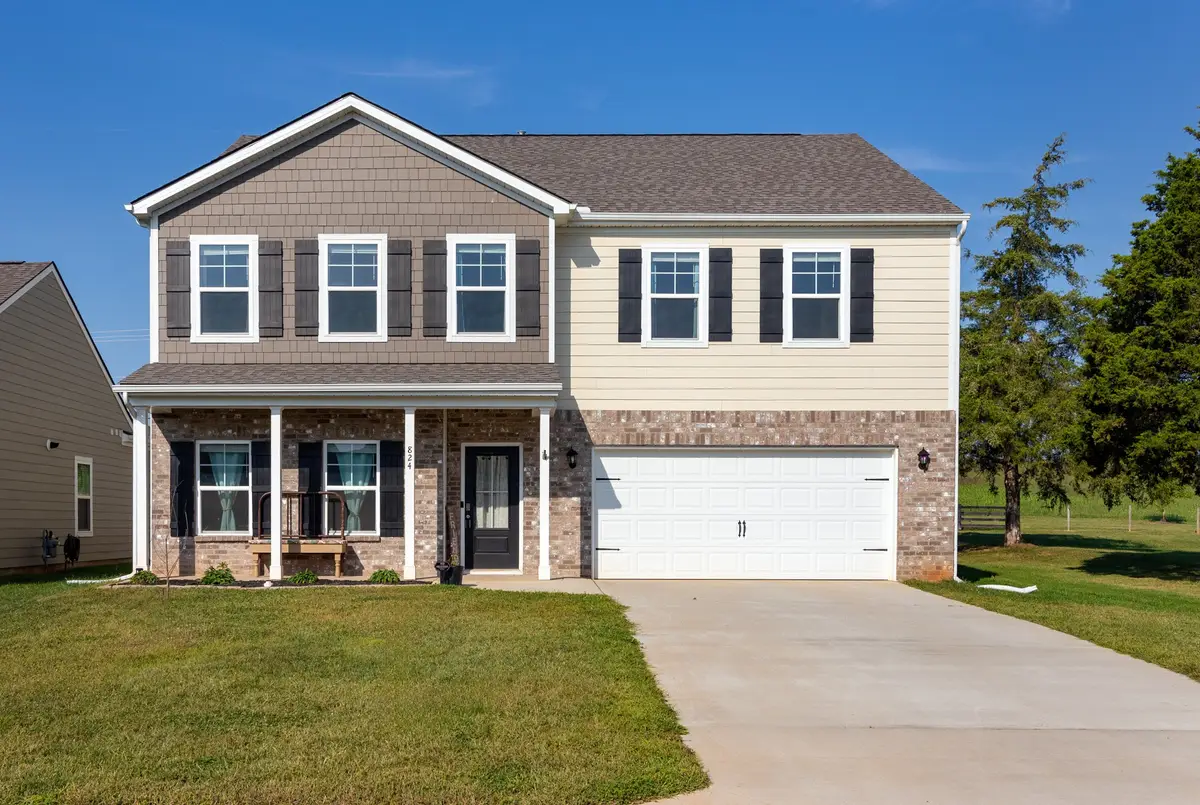 824 Stone Creek Dr, Loudon, TN 37774 - Image #1