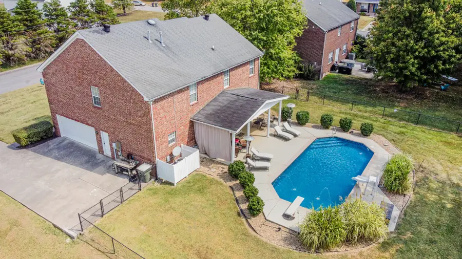 1405 Stone Creek Dr, Gallatin, TN 37066 - #3