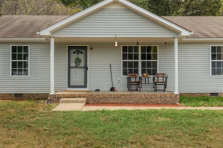2576 Farms Cir, Woodlawn, TN 37191 - Image #2