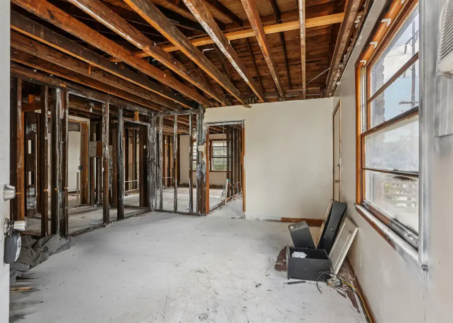 1102 Dew St, Nashville, TN 37206 - Image #3