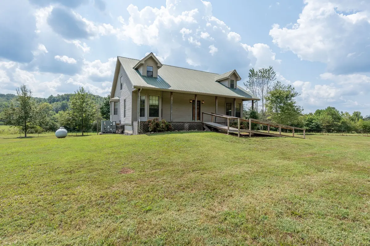 1919 Bear Creek Rd, Collinwood, TN 38450 - Image #1