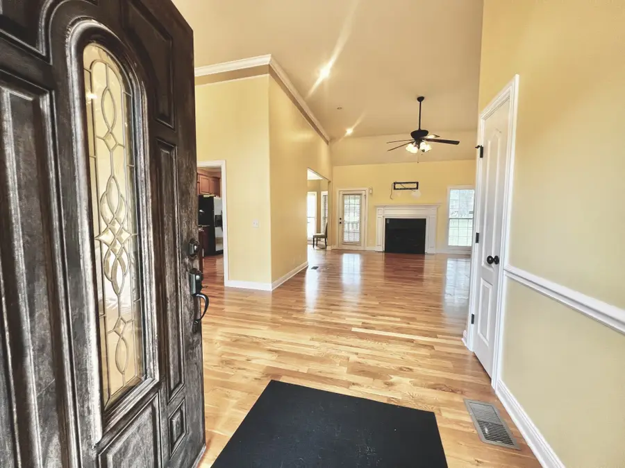 102 Spring View Dr, Cottontown, TN 37048 - Image #2