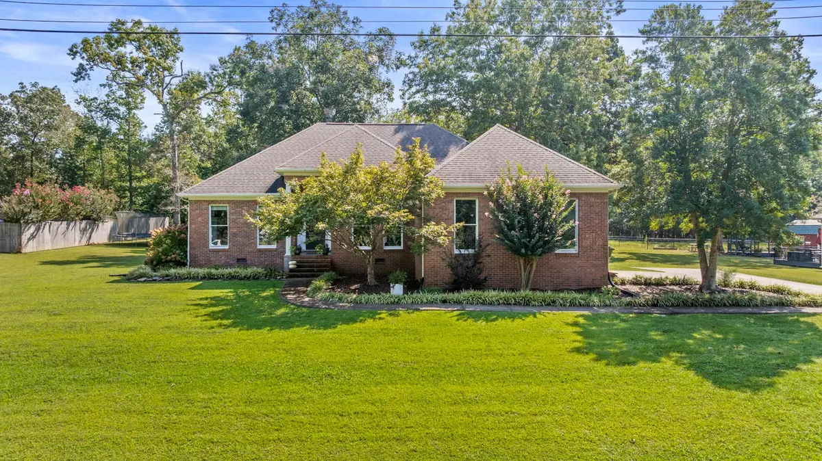 132 Ashton Cir, Fayetteville, TN 37334 - Image #1