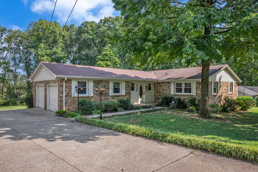 126 Robin Hood Rd, Dickson, TN 37055 - Image #2