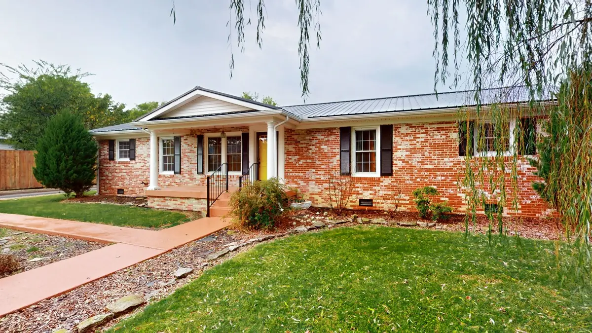 715 Poplar Bluff Rd E, Auburntown, TN 37016 - #1