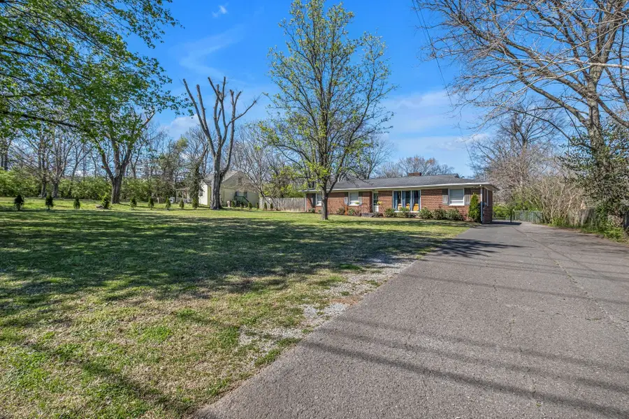 326 Walton Ln, Madison, TN 37115 - Image #2