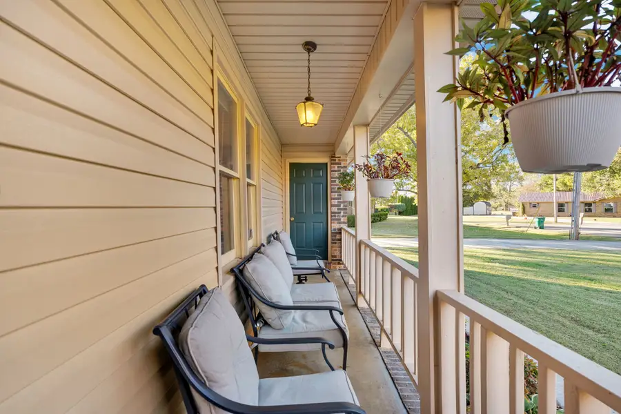 103 Lisa Cir, Winchester, TN 37398 - Image #2