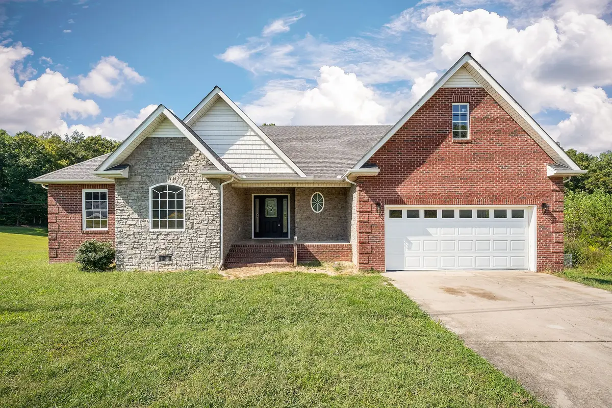 135 Lakewood Cir, Smithville, TN 37166 - Image #1